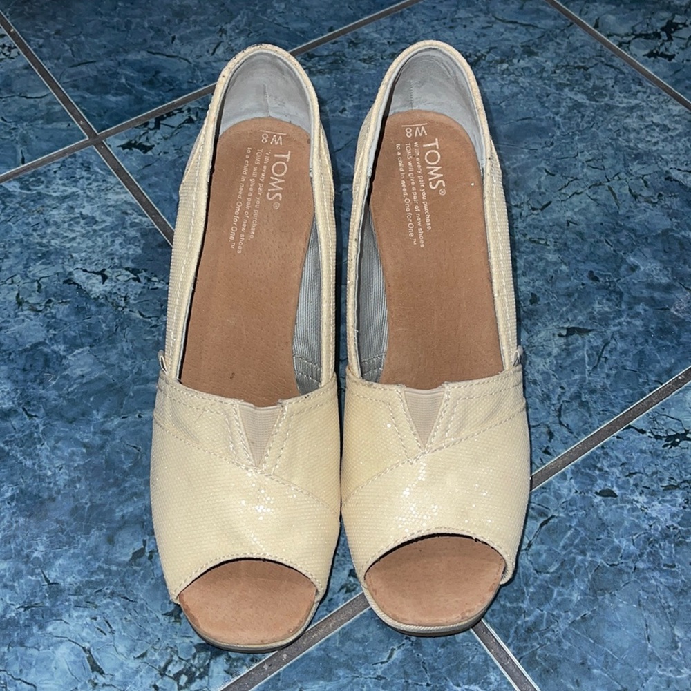 Toms peep toe wedge